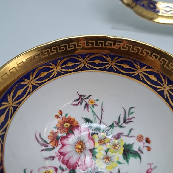 Royal Grafton Bone China Teacup Saucer Set Floral Design Gold Trim - Picture 9 of 15